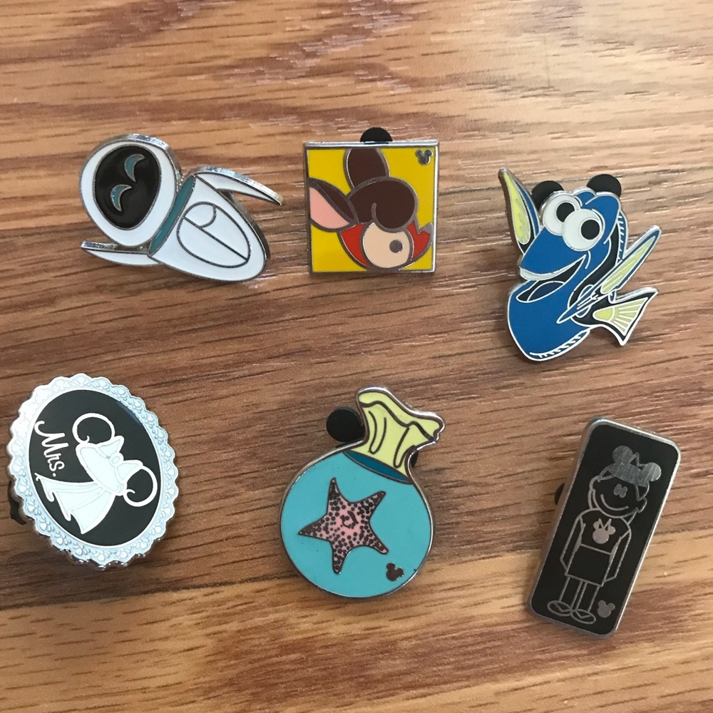 Disney pins